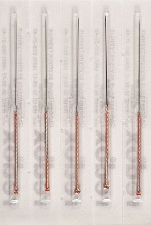 Корпоральные иглы. Лежак Доктора Редокс - генератор электрических витаминов, стальной коврик из нескольких тысяч каталитически-активных колючих электродов, позволяющих вырабатывать природные токи Редокс.